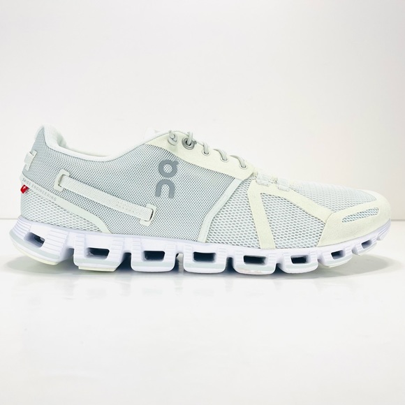 On Running Shoes - ON CLOUD SWISS ENGINEERING RUNNING SHOES